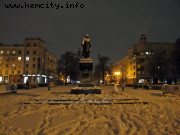 выпал снег, ночь, площадь Пушкина